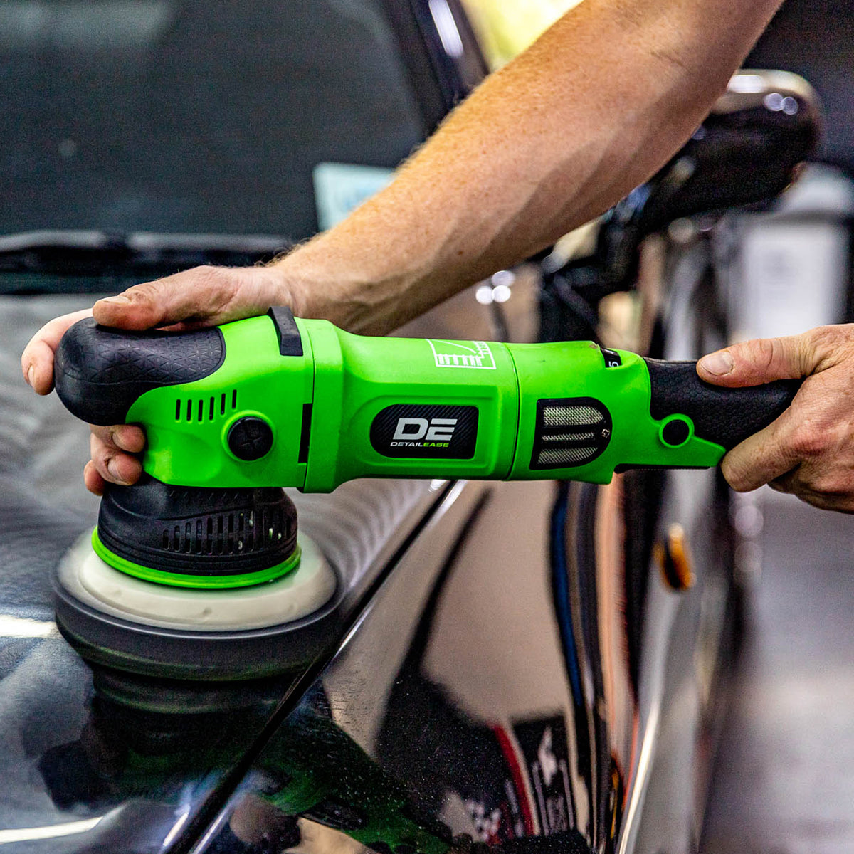 The Pro15 - 1000W Dual Action Polisher
