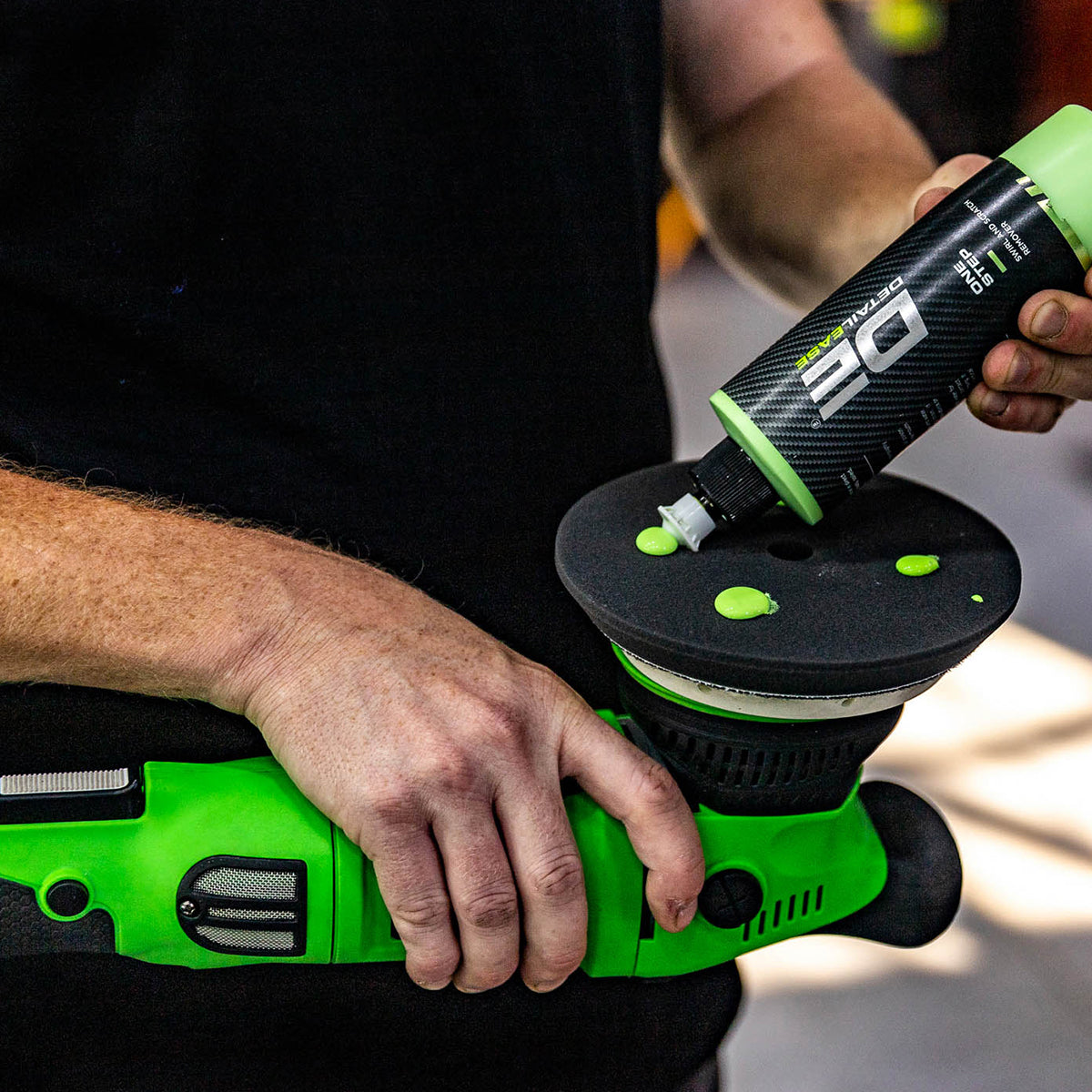 The Pro15 - 1000W Dual Action Polisher