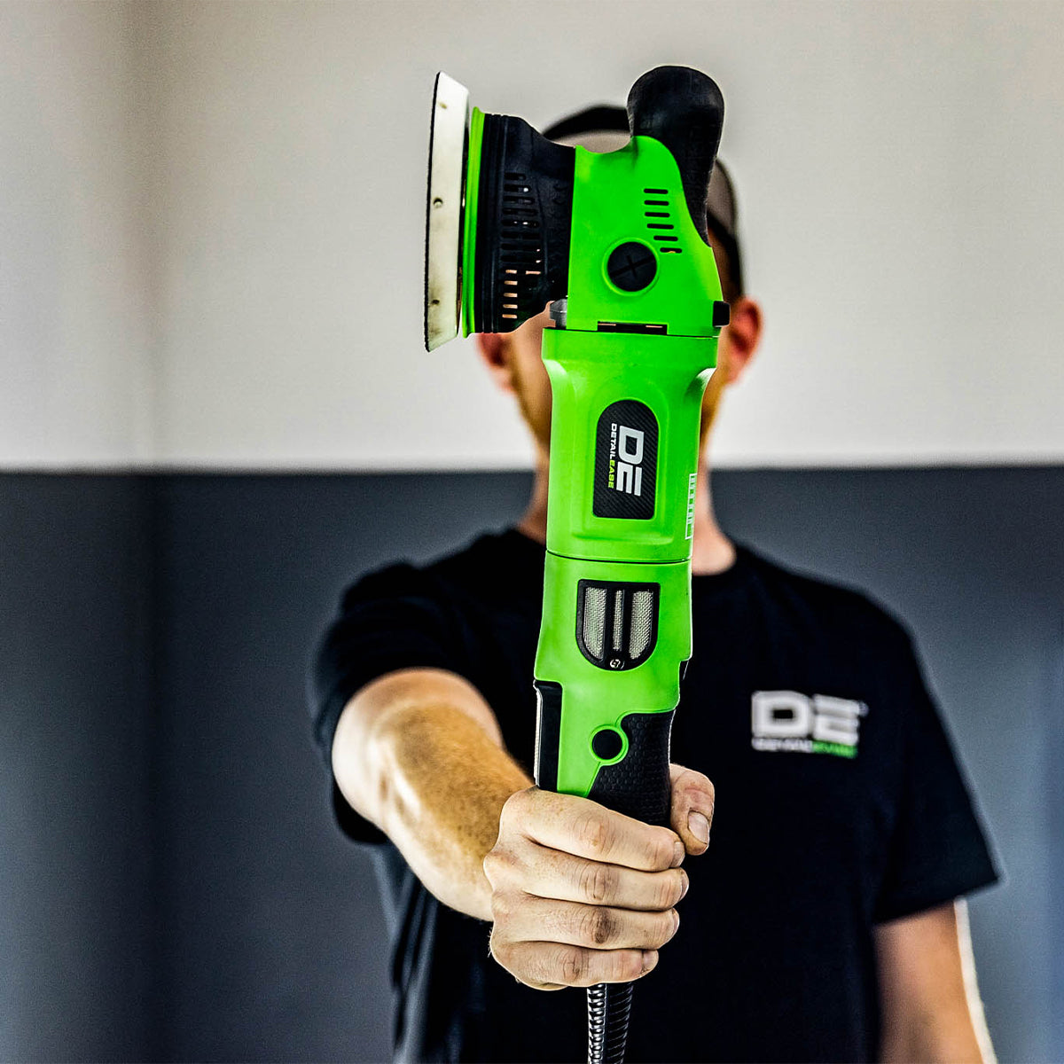The Pro15 - 1000W Dual Action Polisher